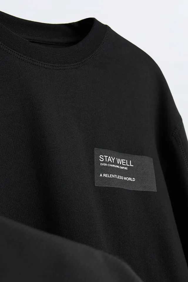 Minimal photographic mockup, minimal, photographic, dark
