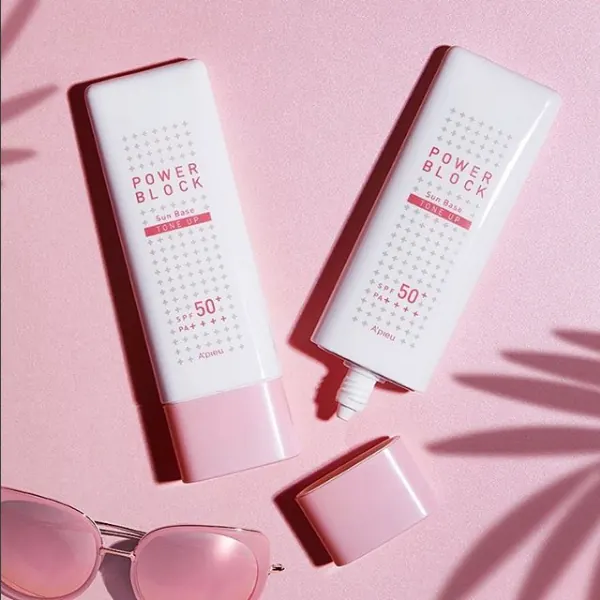Minimal luxury packaging, minimal, luxury, light