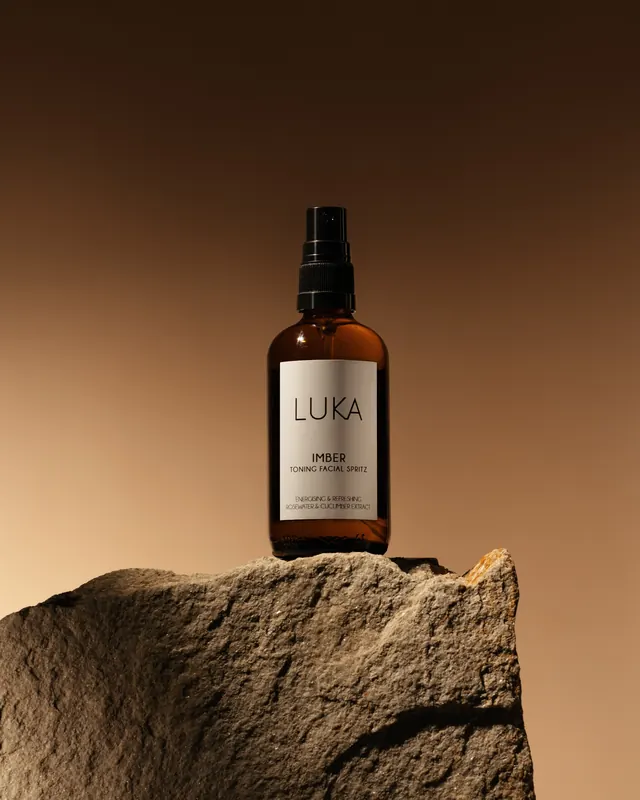 Photographic minimal mockup, photographic, minimal, dark