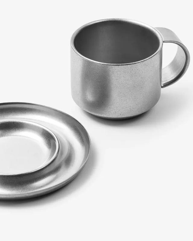 Minimalist stainless steel coffee cup product showcase (slide 2)
