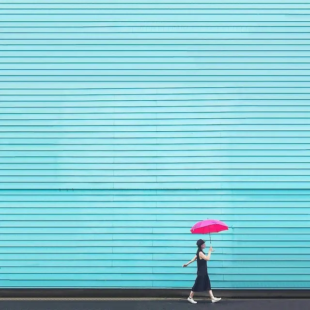 Minimalist lifestyle moment, photographic, minimal, light