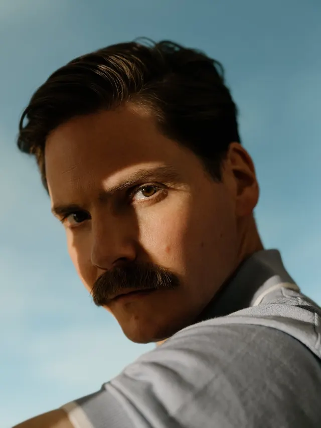 Editorial portrait Daniel Bruhl Esquire, photographic, editorial, cool