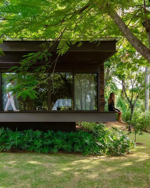 Modernist Pavilion in Garden