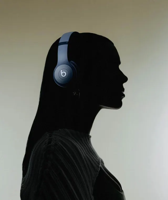 Silhouette with Headphones