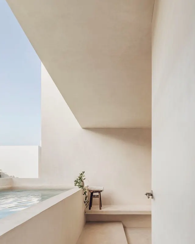 Minimalist Poolside Architecture