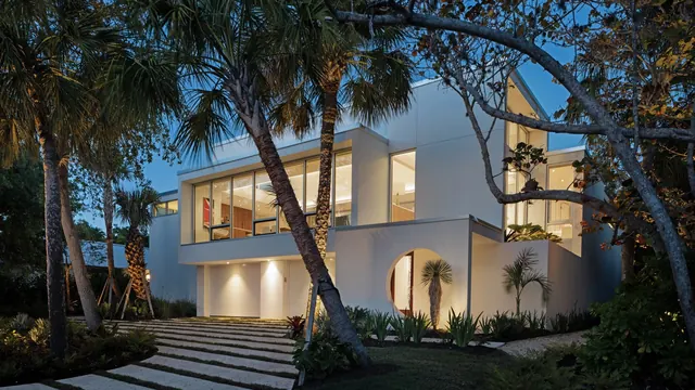 Modern Tropical Villa Architecture