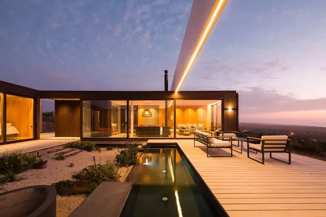 Modern Architectural Residence at Dusk