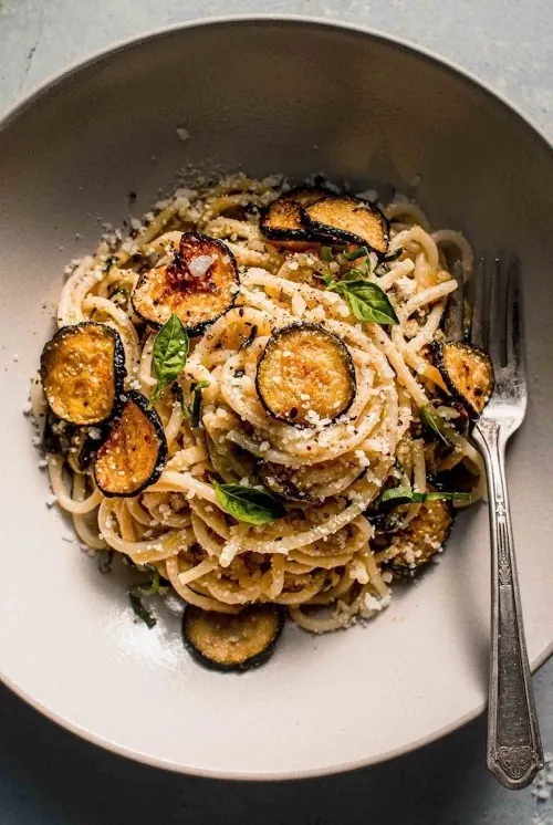 Spaghetti with Mushrooms and Herbs