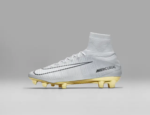 Nike Air Zoom Vomero 5 Product Shot