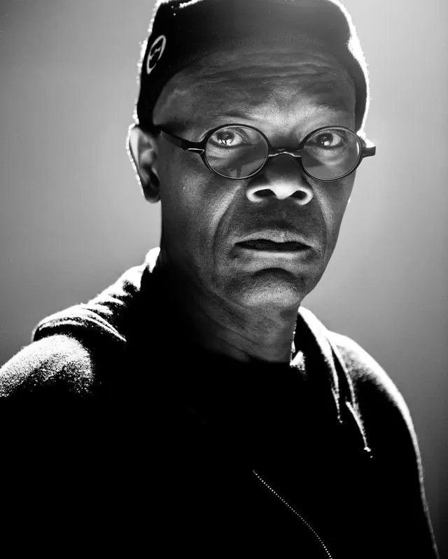 Monochrome Portrait of a Man with Glasses