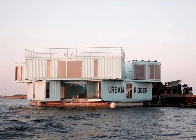 Urban Rogers Floating Structure