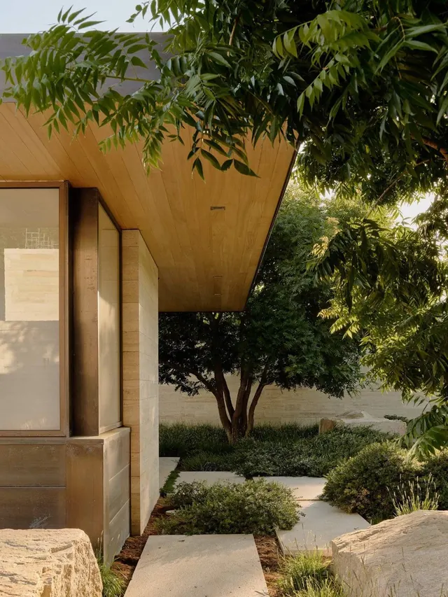 Modernist Architecture with Natural Integration