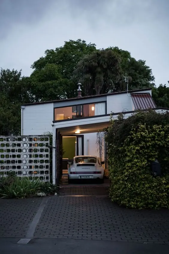 Modern Commercial Building Exterior