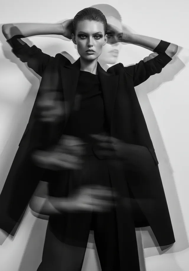 Motion Blur Portrait, monochrome, minimal, monochrome
