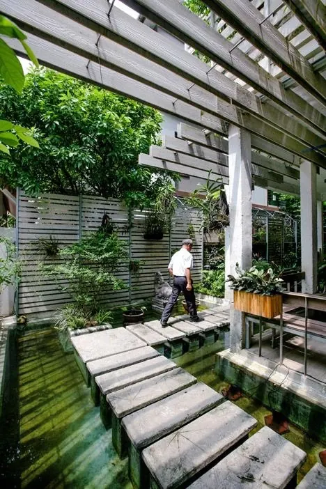 Modern Outdoor Dining Space