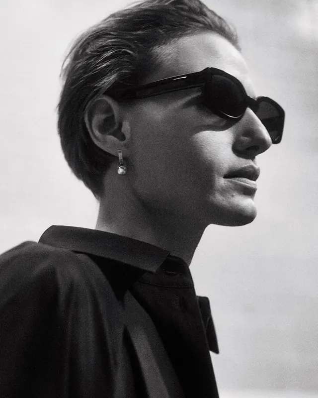 Monochrome Portrait of a Person in Sunglasses