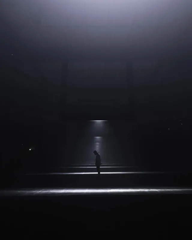 Atmospheric Stage Lighting