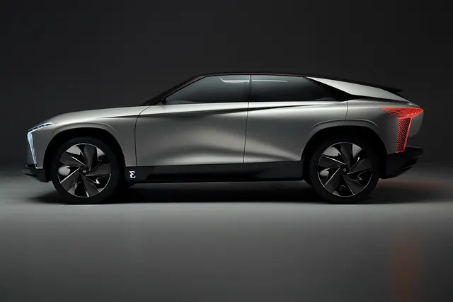Luxury Sedan Profile