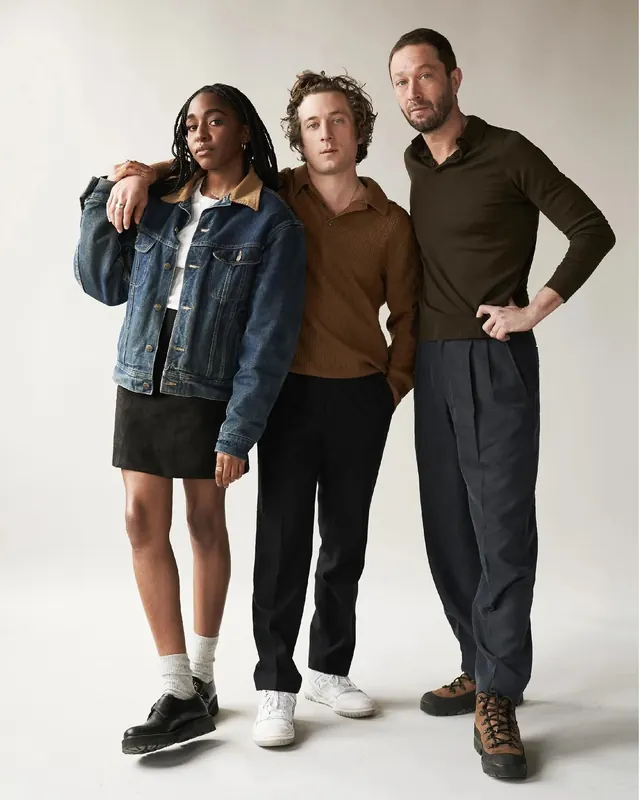 Casual studio fashion group portrait, photographic, minimal, light