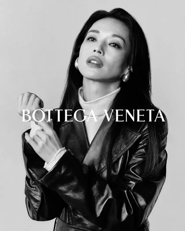 Bottega Veneta Editorial Portrait, minimal, monochrome, monochrome