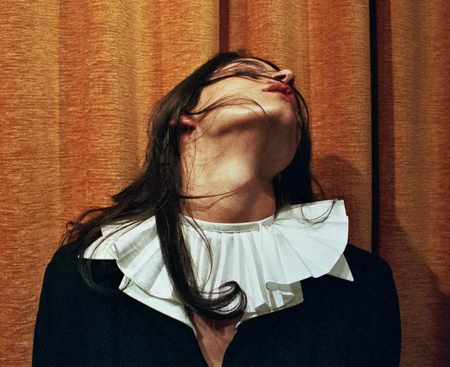 Portrait of a woman with ruffled collar