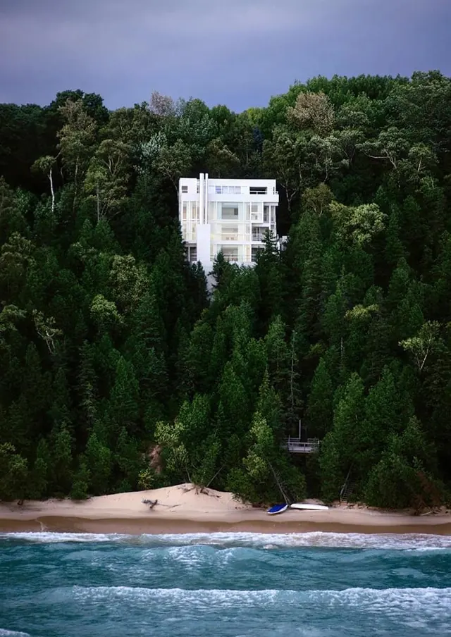 Modernist Architecture in Forest