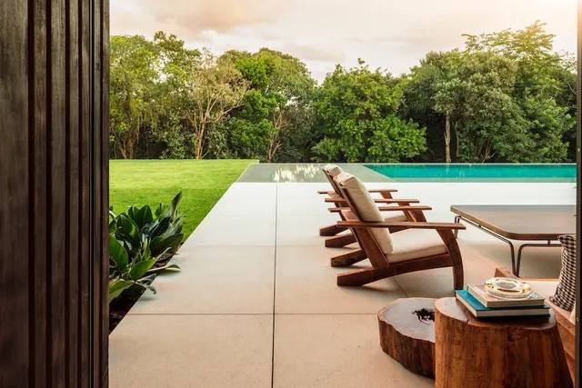 Modern Outdoor Lounge Area