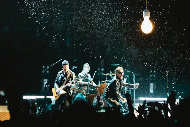Concert stage lighting photograph, photographic, dark-mode, dark