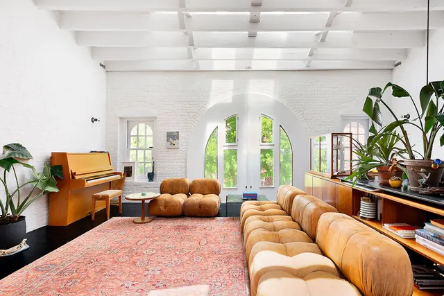 Modern Interior Lounge with Leather Seating