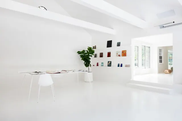 Minimalist Gallery Interior