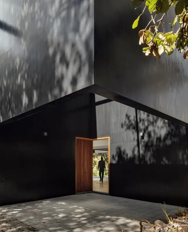 Architectural Shadow Play