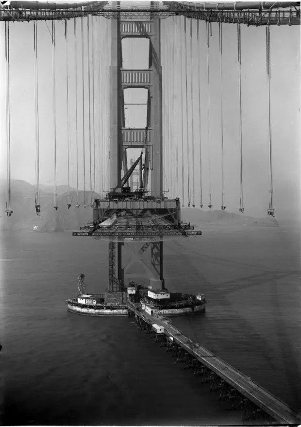 Golden Gate Bridge construction black and white, photographic, monochrome, monochrome