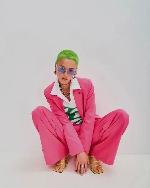 Bold Y2K fashion portrait with neon styling, photographic, y2k, vibrant