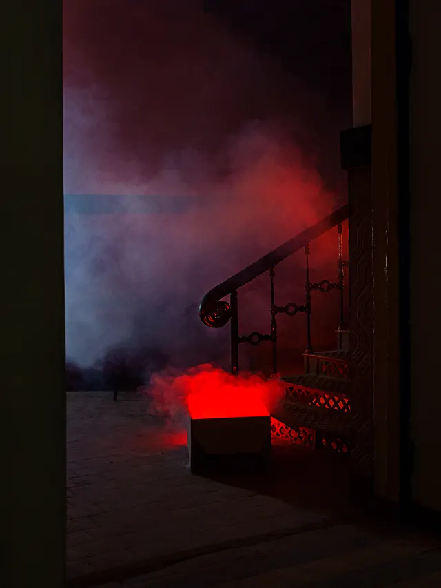 mpt7xbP, photographic, dark-mode, dark