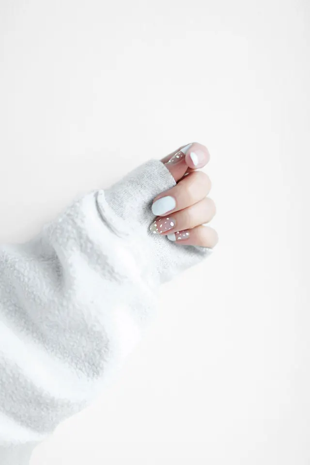 Minimalist nail art product photography, photographic, minimal, light