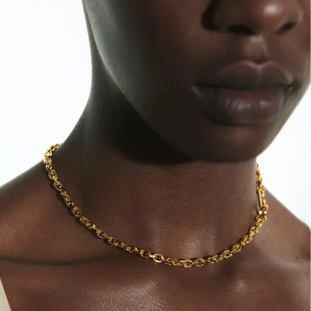 Gold Chain Necklace Close-up