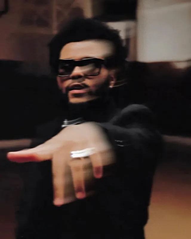 Portrait of a man with sunglasses