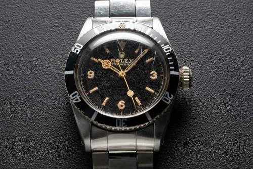 Vintage Rolex Submariner Macro, minimal, photographic, dark