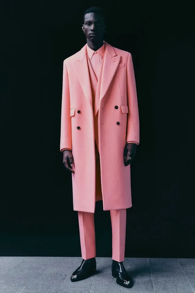Oversized pink wool coat fashion lookbook, photographic, fashion, vibrant