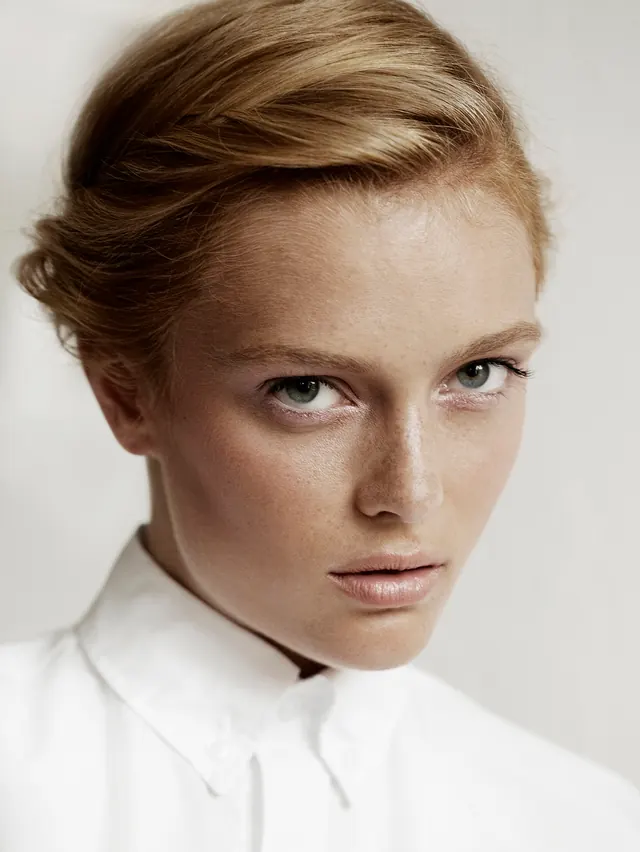 Portrait photograph natural skin and freckles, photographic, portrait, warm