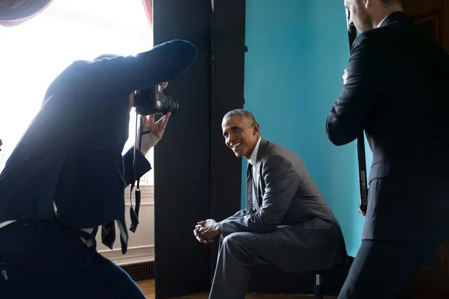 Behind-the-scenes presidential photography session, photographic, documentary, dark