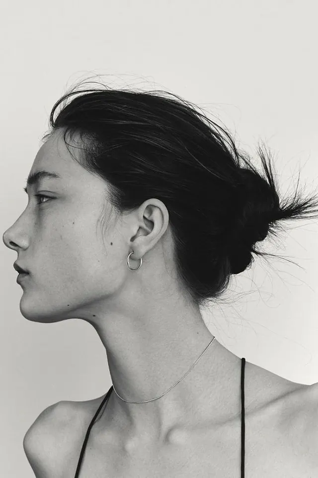 Black and white portrait profile, photographic, minimal, monochrome